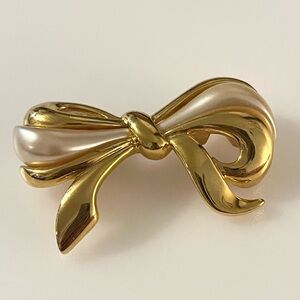 Vintage Napier Gold Tone Bow Brooch